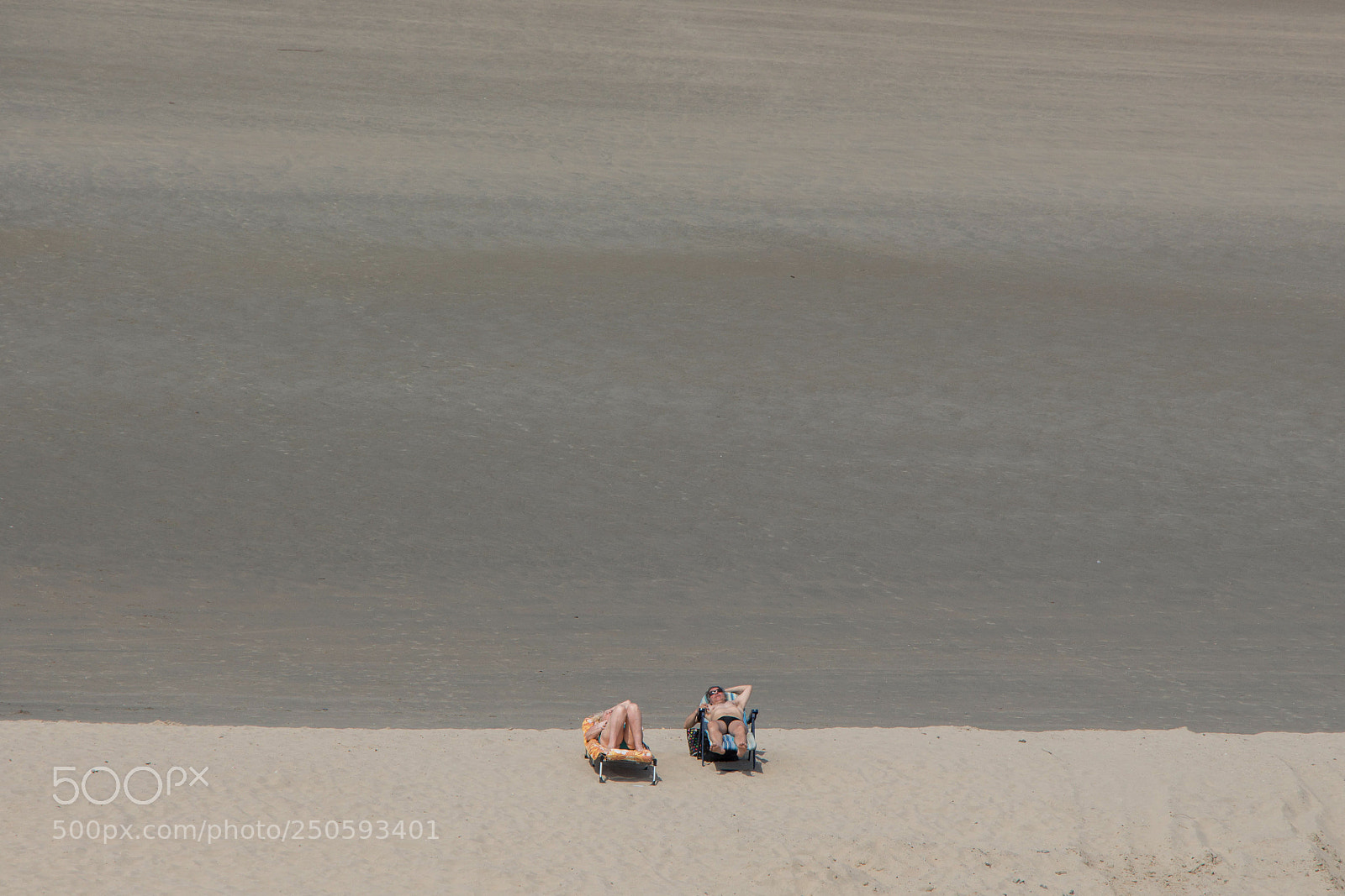 Canon EOS 700D (EOS Rebel T5i / EOS Kiss X7i) sample photo. Alone on the beach photography