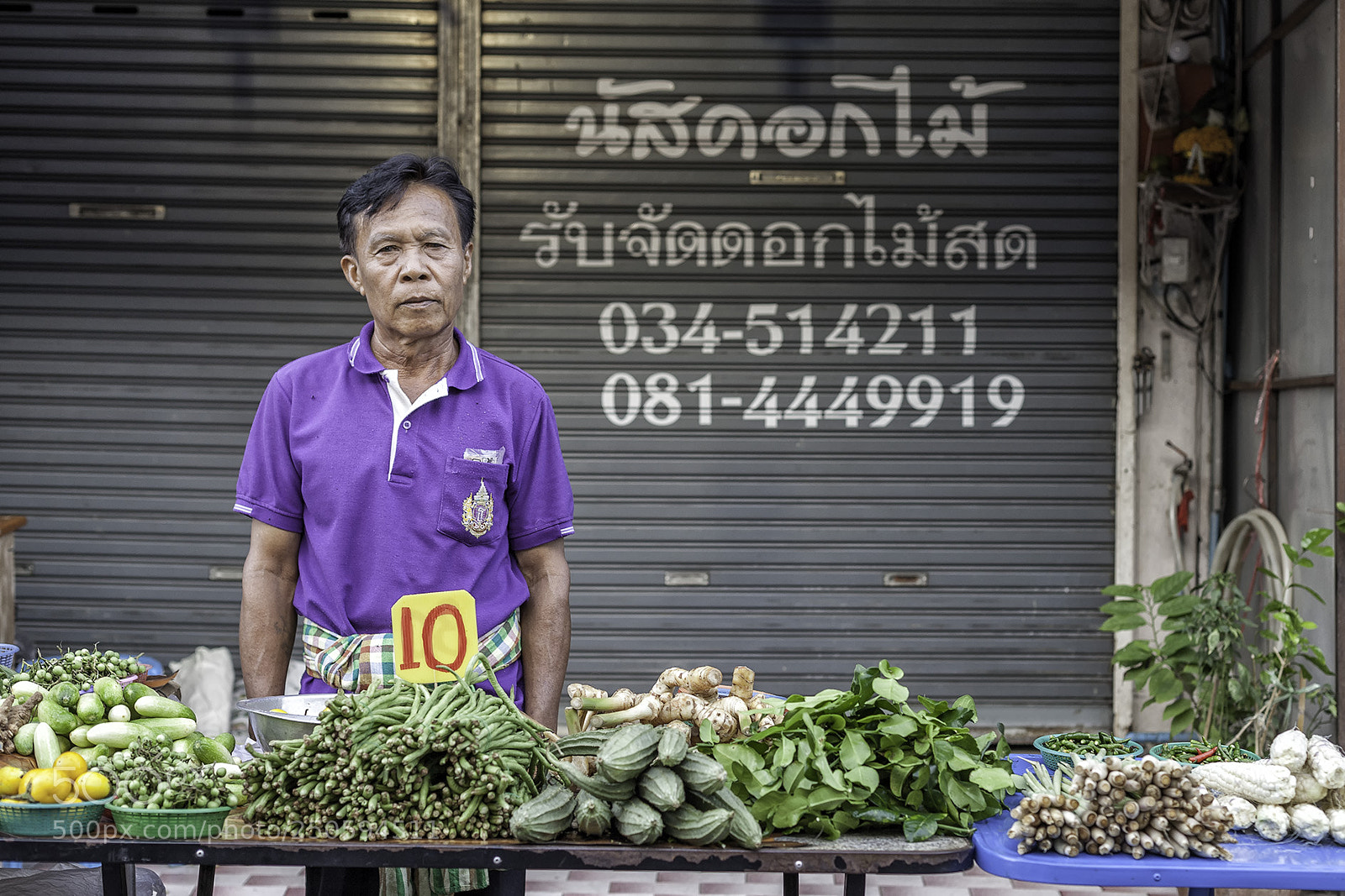 Canon EOS 5D Mark II sample photo. Street side grocer photography