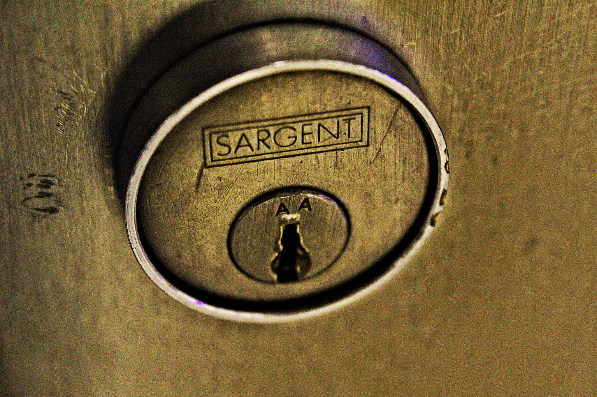 Canon EF-S 18-55mm F3.5-5.6 II sample photo. Deadbolt photography