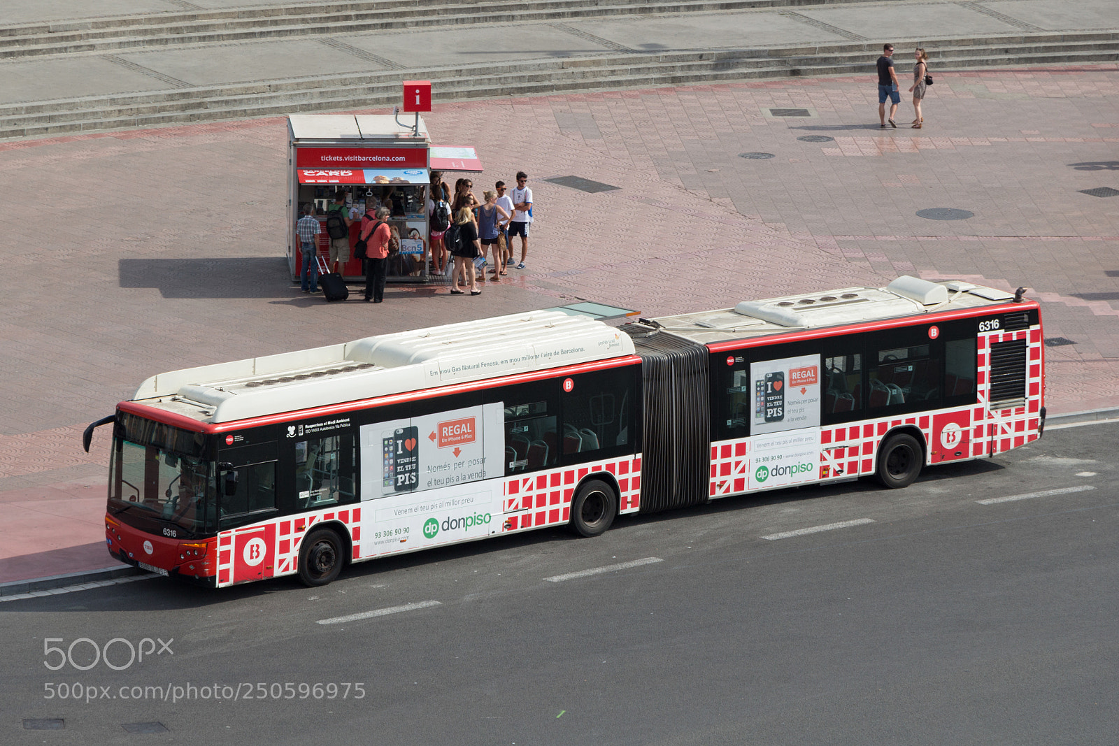Canon EOS 700D (EOS Rebel T5i / EOS Kiss X7i) sample photo. Barcelona photography