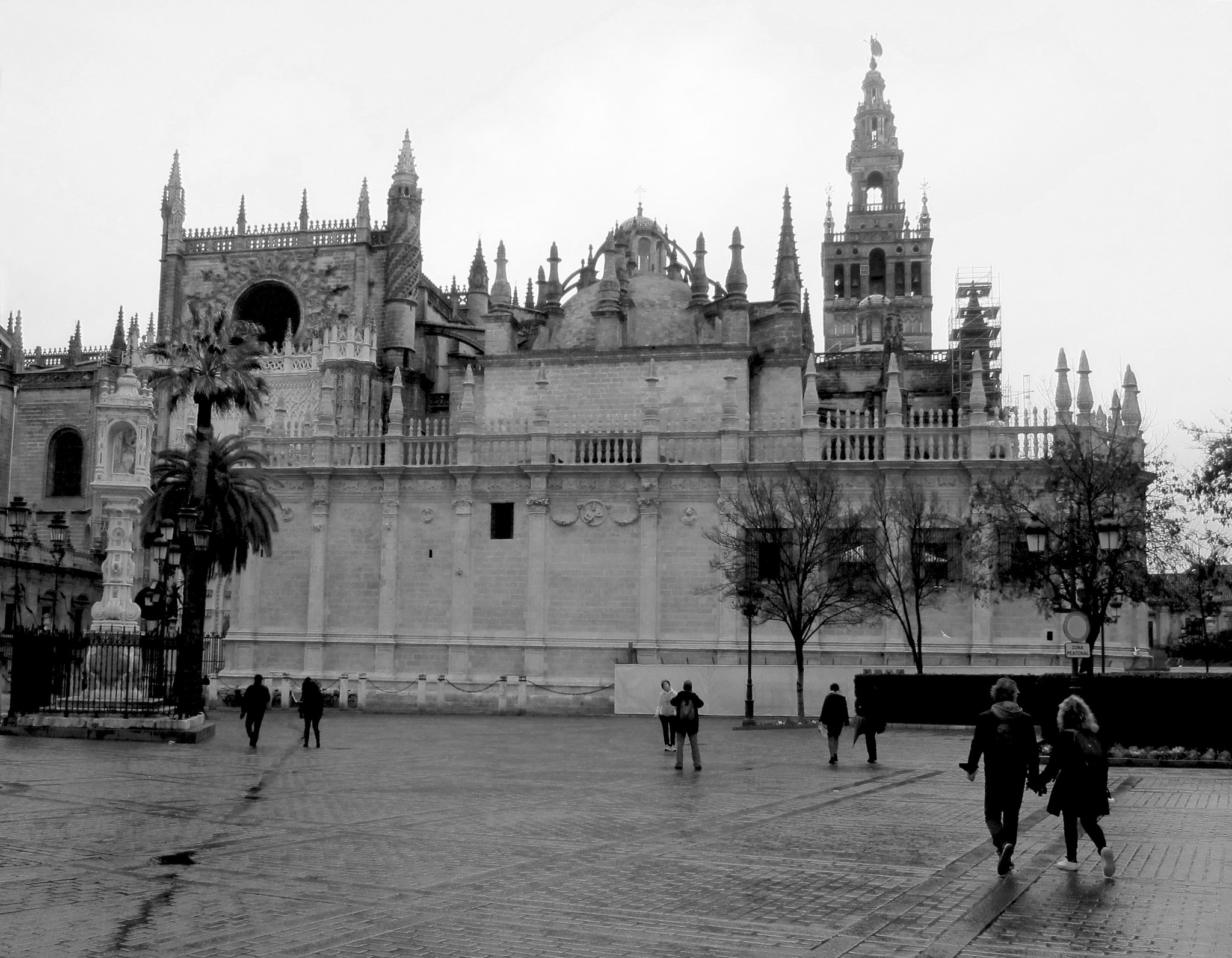 Canon PowerShot S95 sample photo. Catedral de sevilla photography