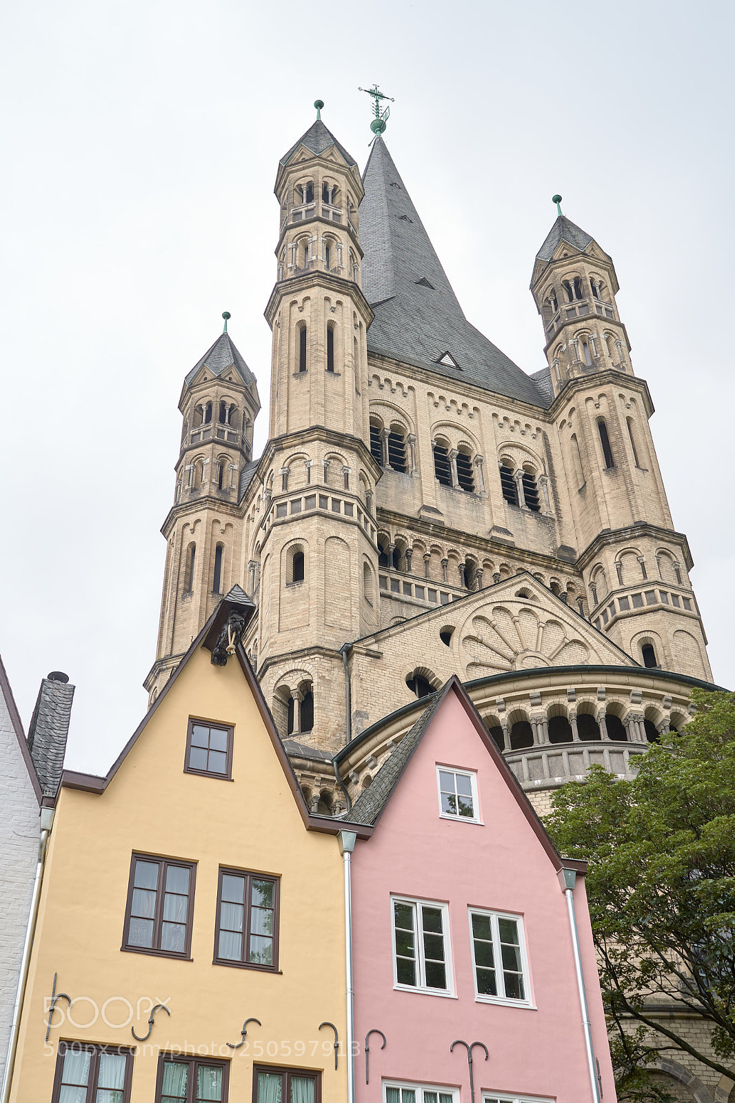Sony a6500 sample photo. On mauthgasse looking at photography