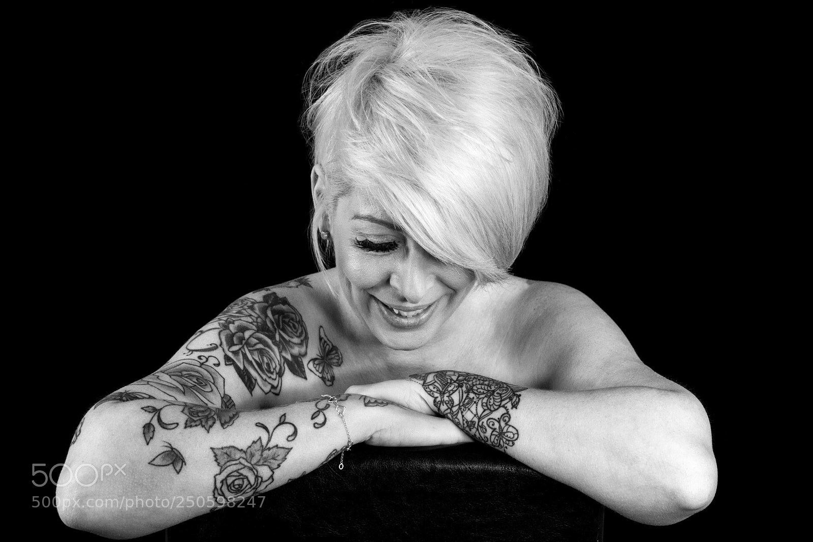 Sony SLT-A77 sample photo. Black and white blonde. photography