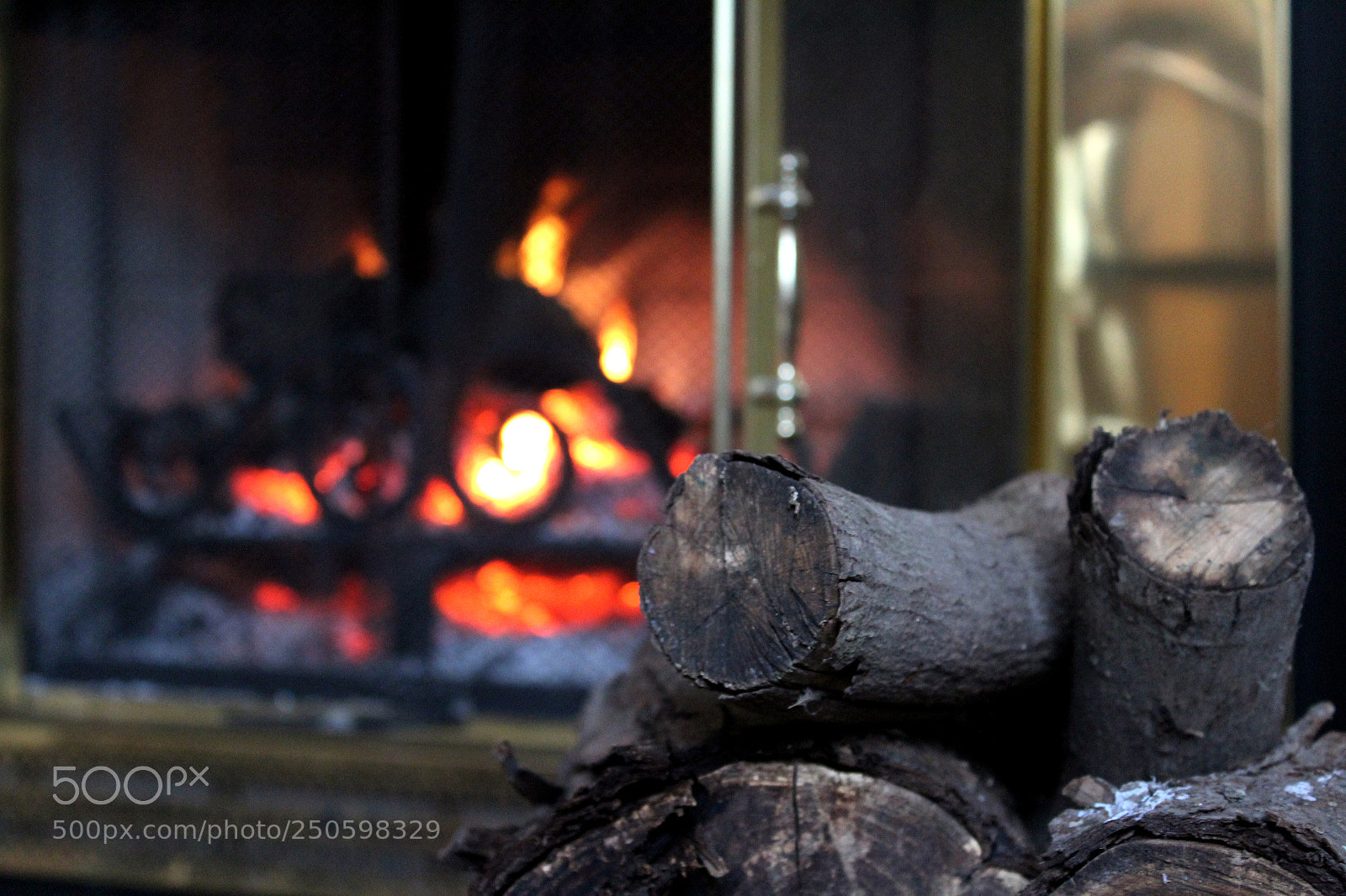 Canon EOS 1200D (EOS Rebel T5 / EOS Kiss X70 / EOS Hi) sample photo. Fireplace photography