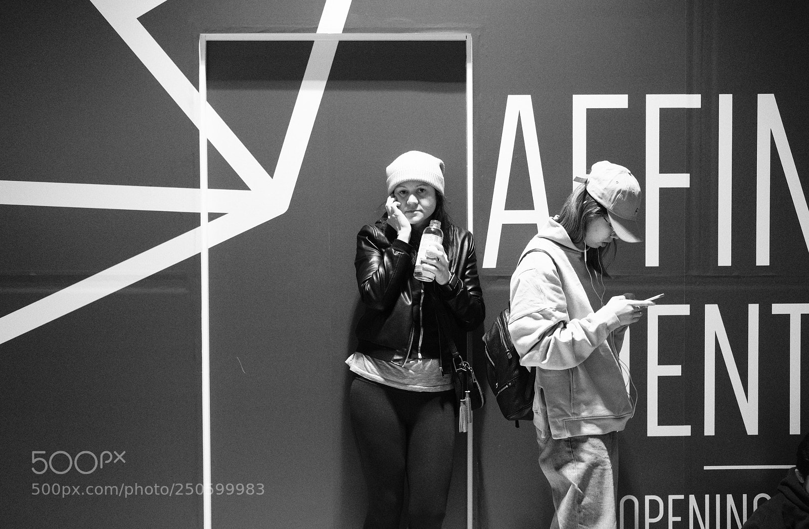 Fujifilm X-Pro2 sample photo. Framed - richmond centre photography