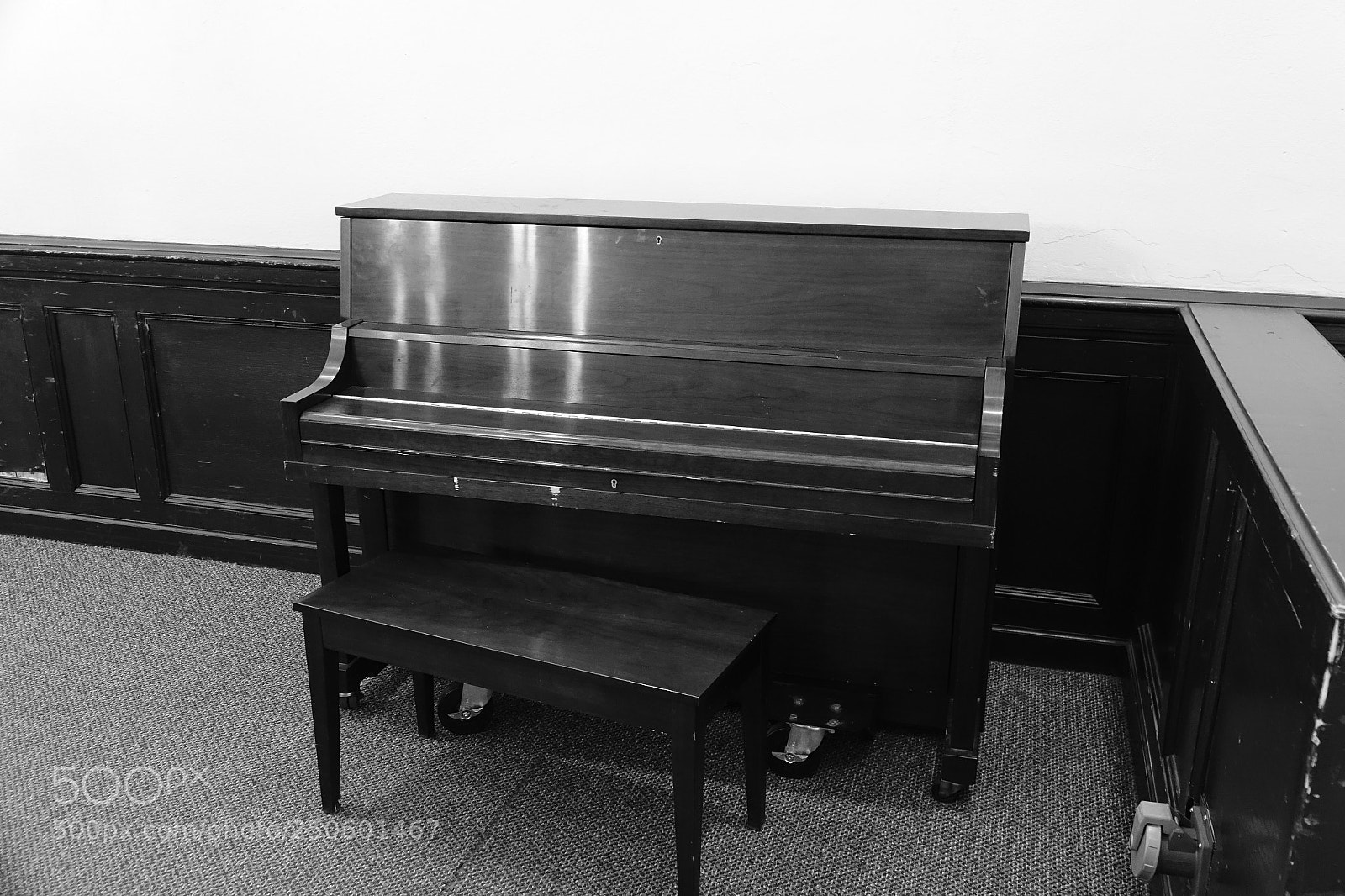 Sony Cyber-shot DSC-RX10 III sample photo. The lonely piano photography