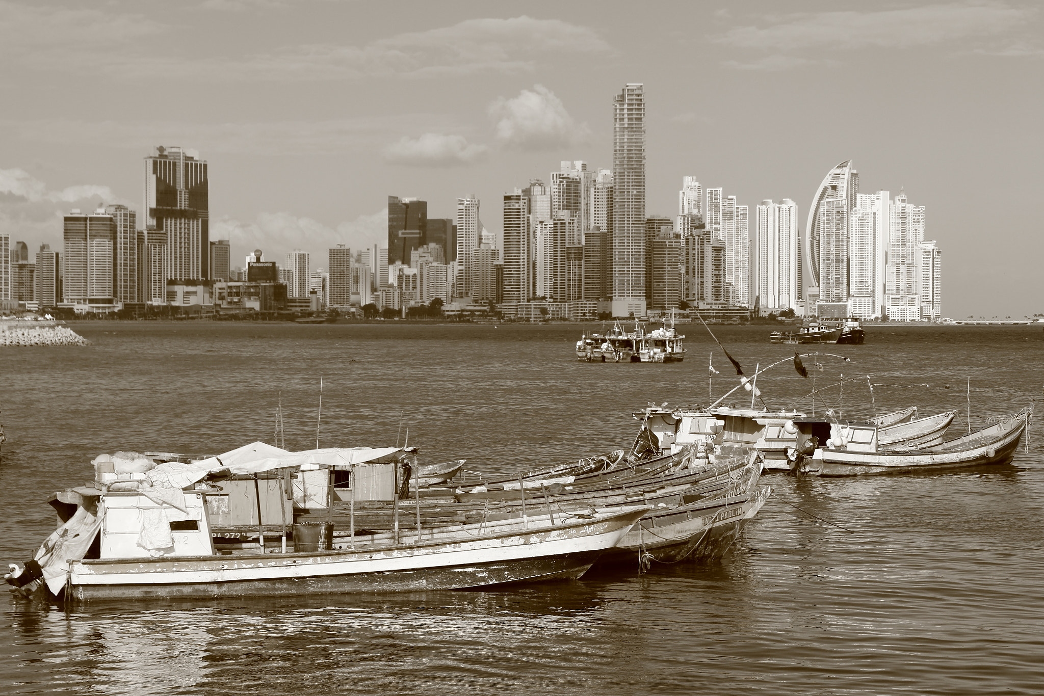 Canon EF-S 15-85mm F3.5-5.6 IS USM sample photo. Resting at fishermen wharf photography