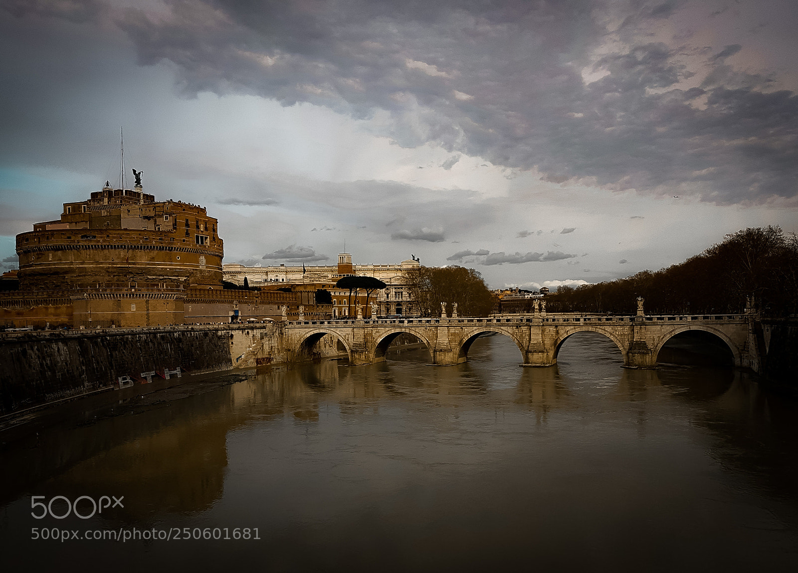 Samsung Galaxy S8 sample photo. Tiber after rain photography