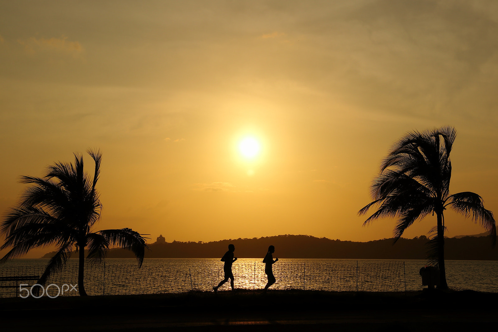 Canon EOS 70D + Canon EF-S 15-85mm F3.5-5.6 IS USM sample photo. New years eve run photography