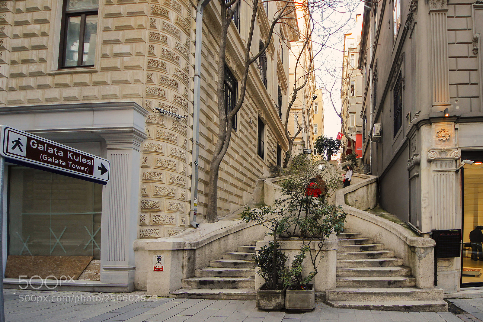 Canon EOS 600D (Rebel EOS T3i / EOS Kiss X5) sample photo. Stairs photography