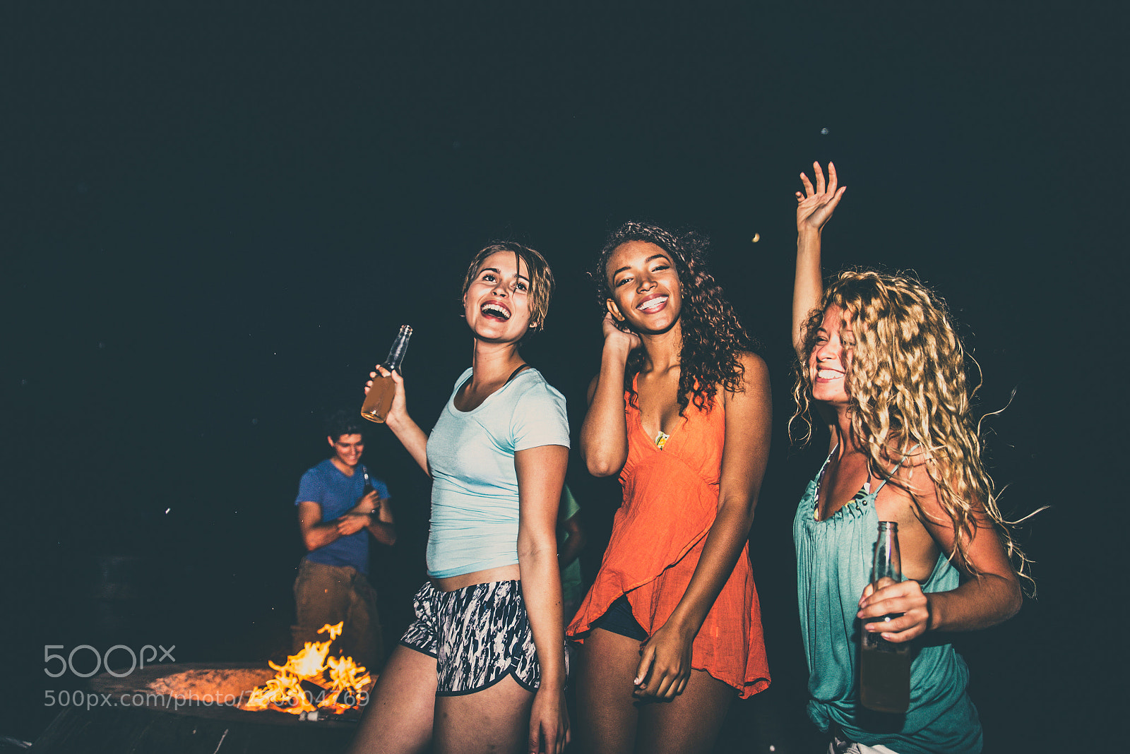 Nikon D610 sample photo. Friends partying on the photography