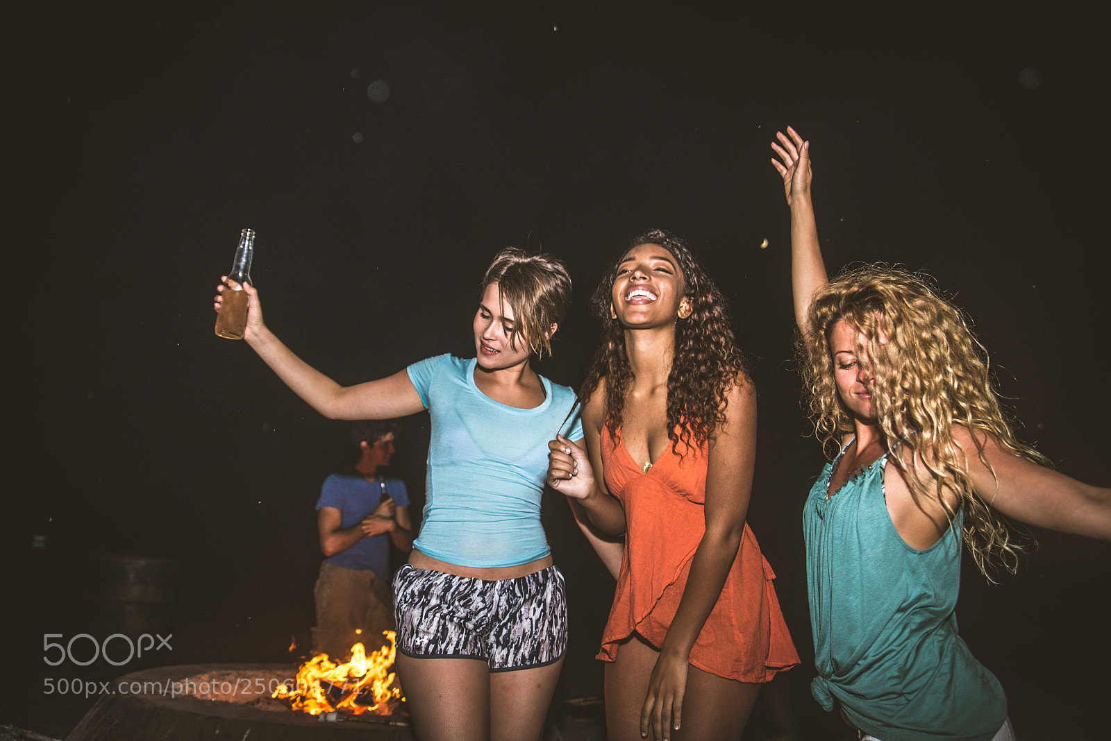 Nikon D610 sample photo. Friends partying on the photography