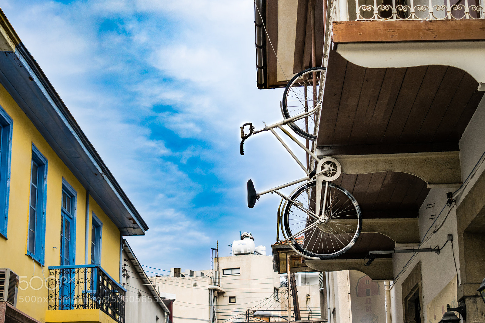 Nikon D5300 sample photo. Hanging...?! photography