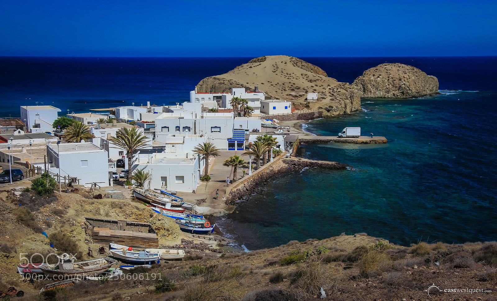 Canon EOS 700D (EOS Rebel T5i / EOS Kiss X7i) sample photo. Traditional mediterranean fishing village photography