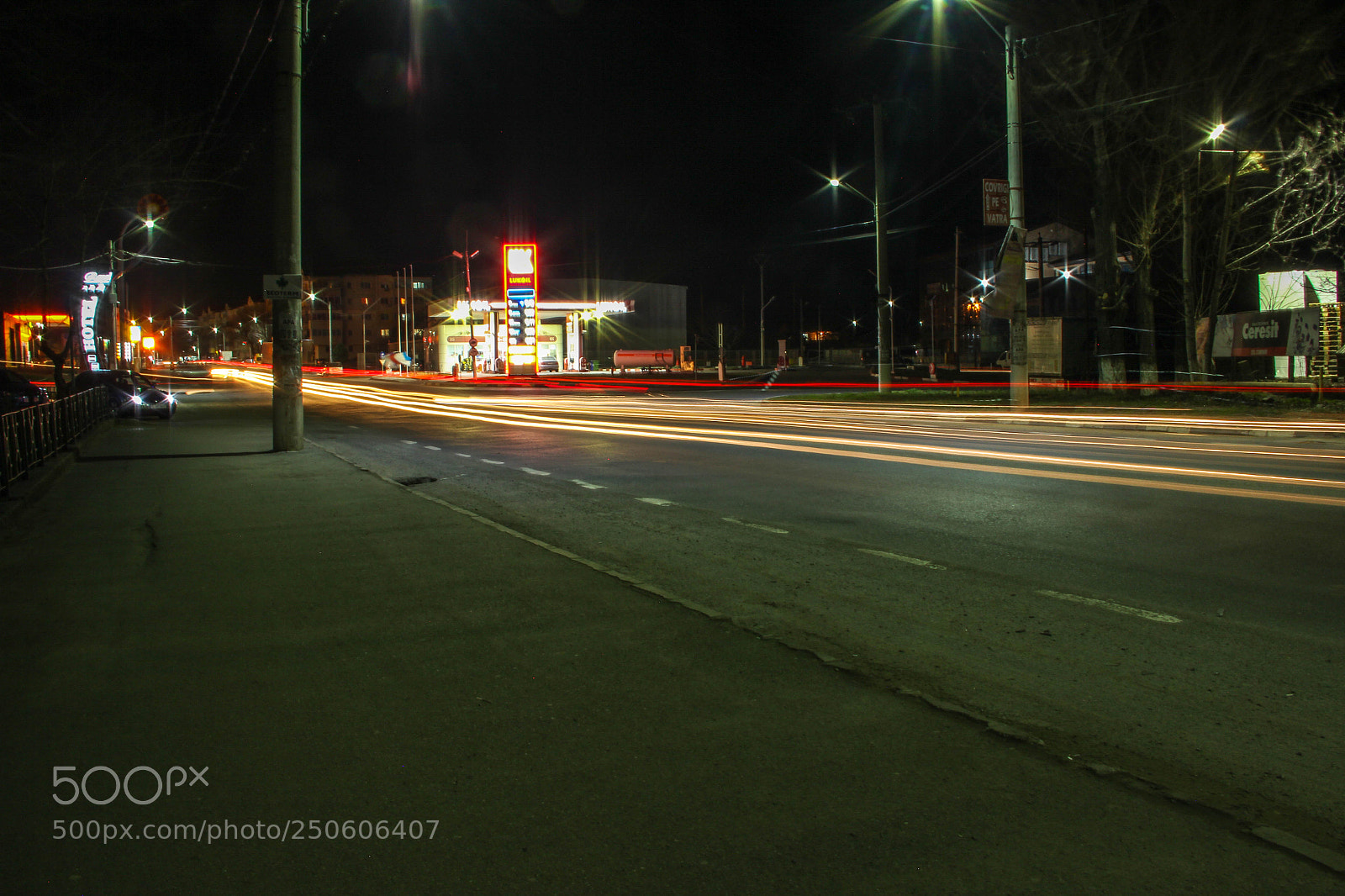 Canon EOS 600D (Rebel EOS T3i / EOS Kiss X5) sample photo. City night photography
