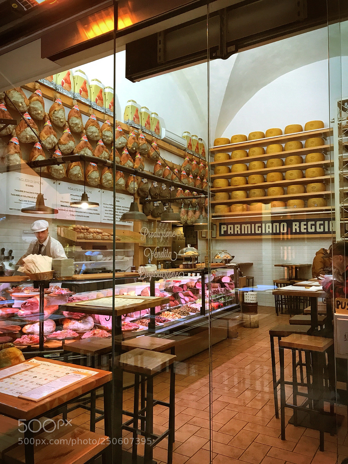 Apple iPhone 7 sample photo. Trattoria bologna photography