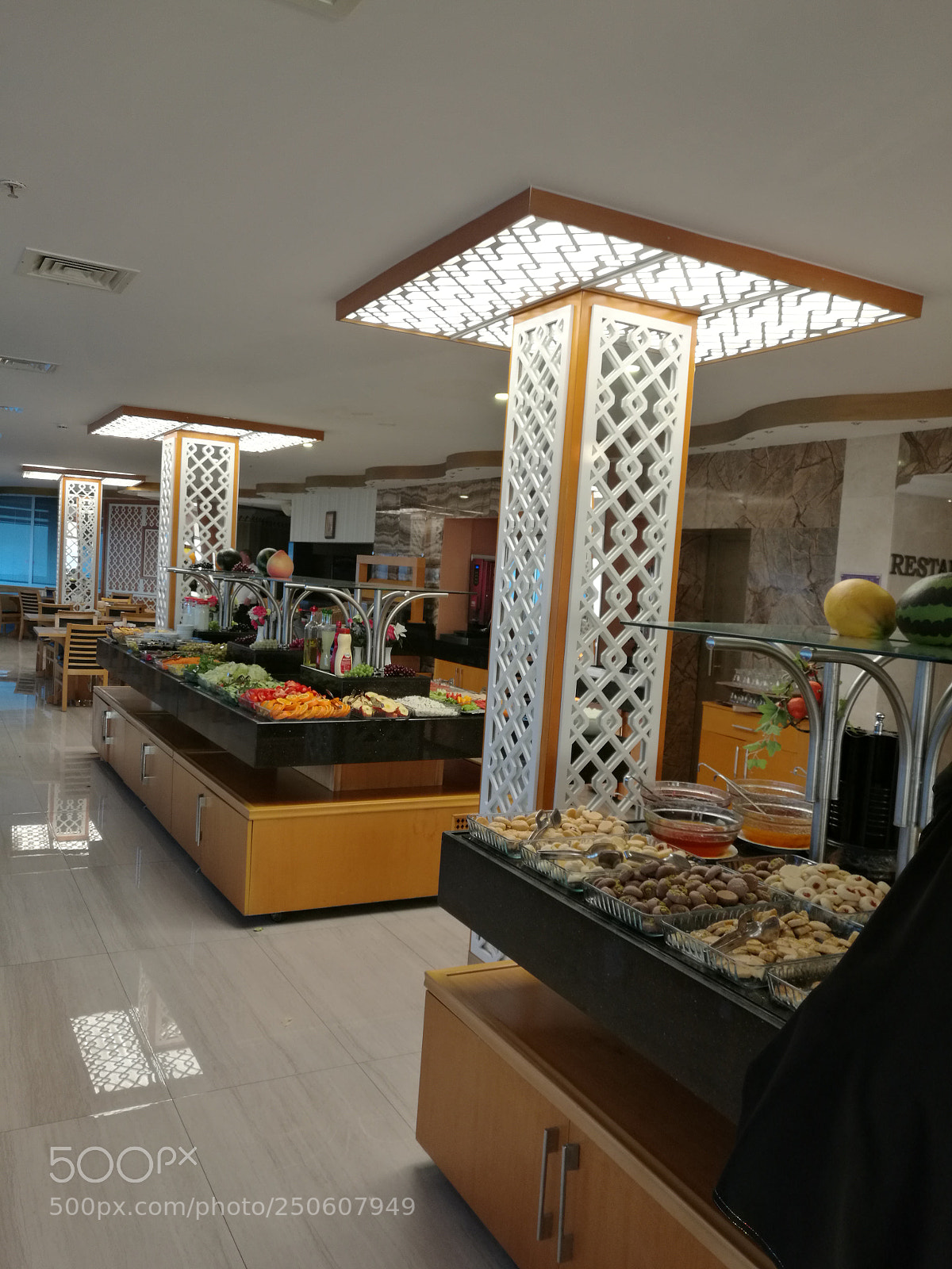 HUAWEI Mate 8 sample photo. Restaurant photography