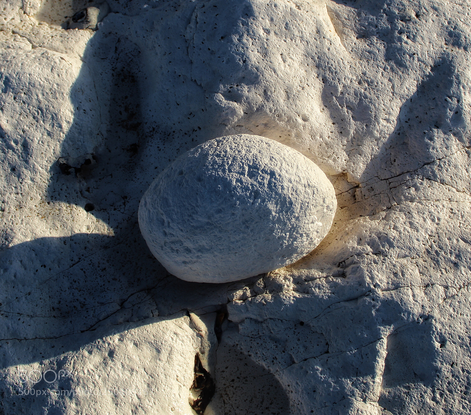 Canon EOS 1300D (EOS Rebel T6 / EOS Kiss X80) sample photo. Lonely rocks at birling photography