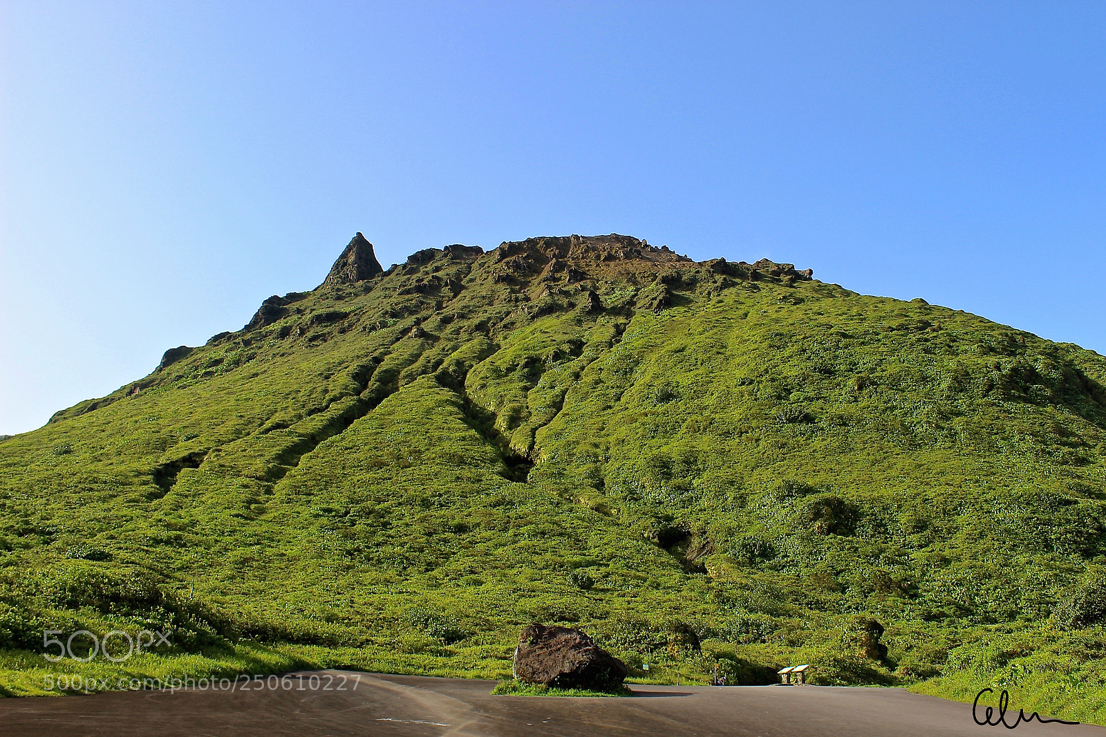 Canon EOS 100D (EOS Rebel SL1 / EOS Kiss X7) sample photo. Volcan photography