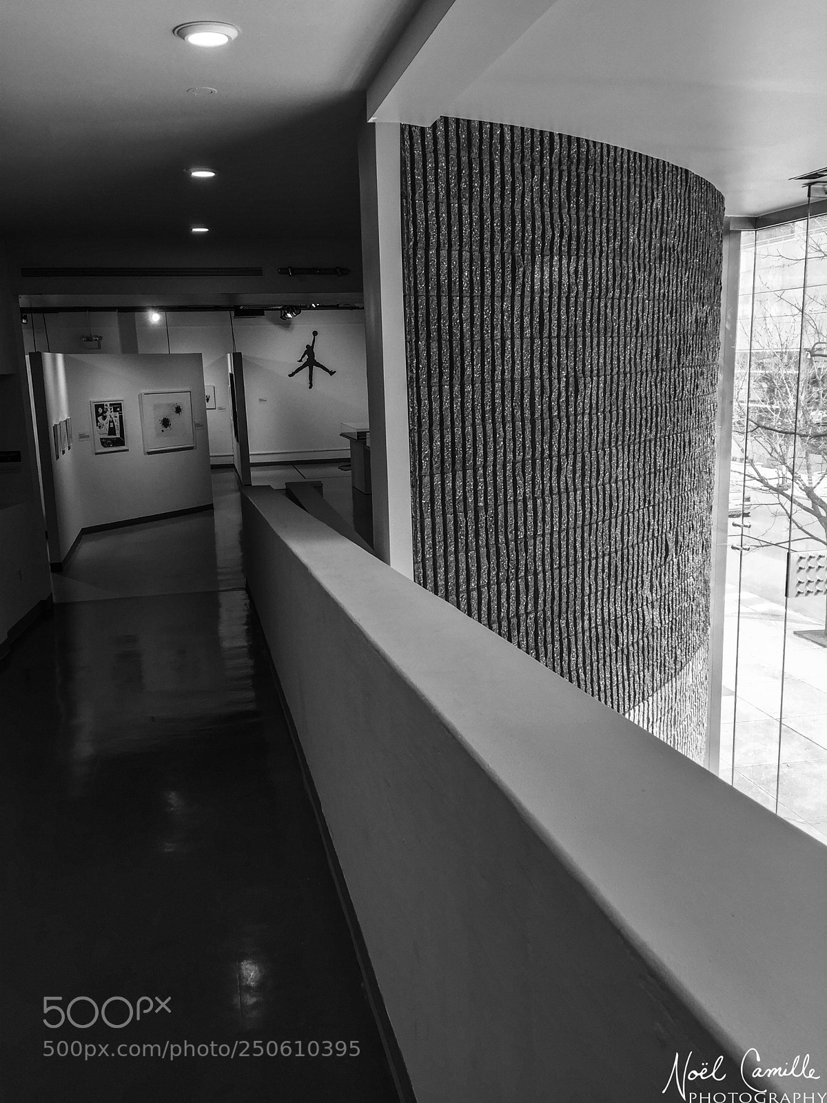 Apple iPhone 6 sample photo. Museum photography