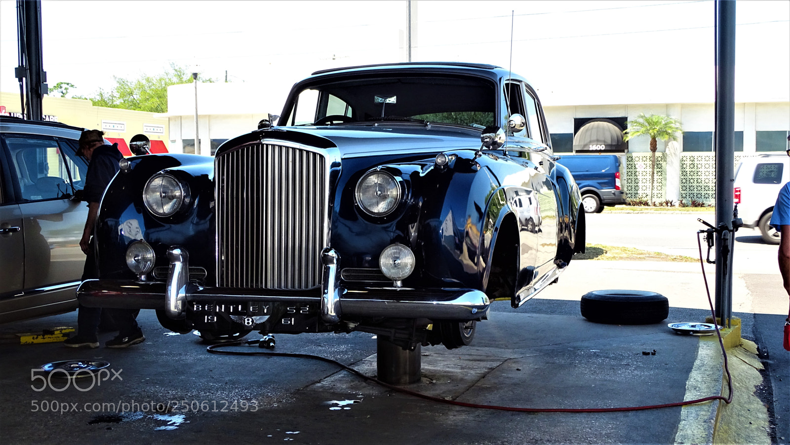 Sony Cyber-shot DSC-HX400V sample photo. Bentley s2 1961 1-3 photography