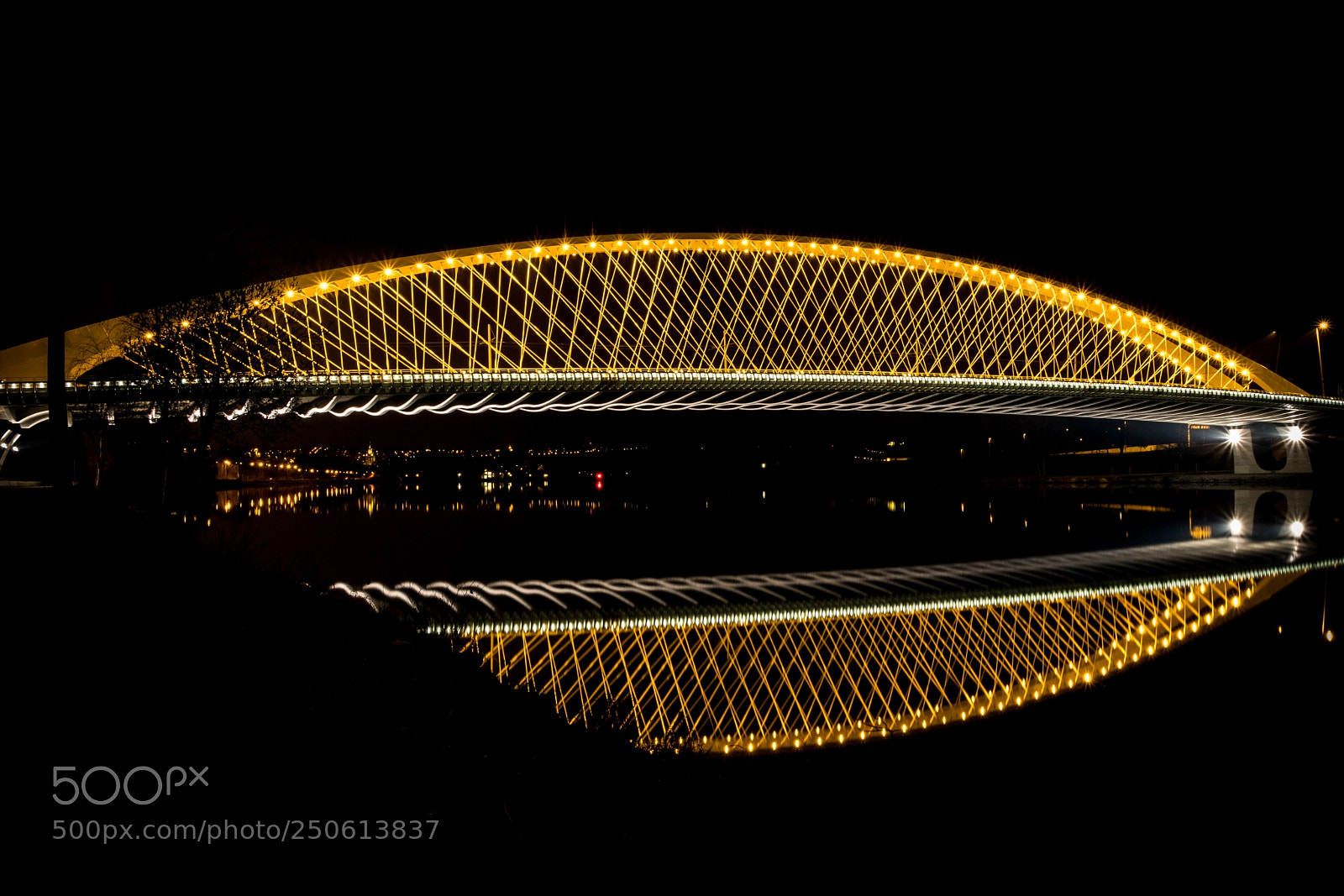 Fujifilm X-T20 sample photo. Troja bridge night reflection photography