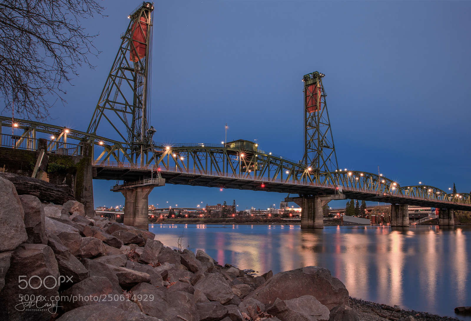Canon EOS 5D Mark IV sample photo. Hawthorne bridge photography