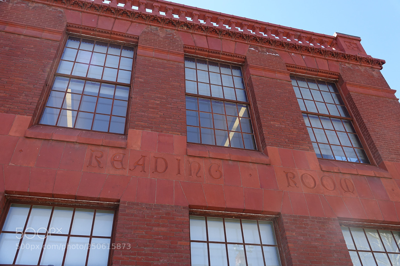 Sony Cyber-shot DSC-RX10 III sample photo. Reading room photography