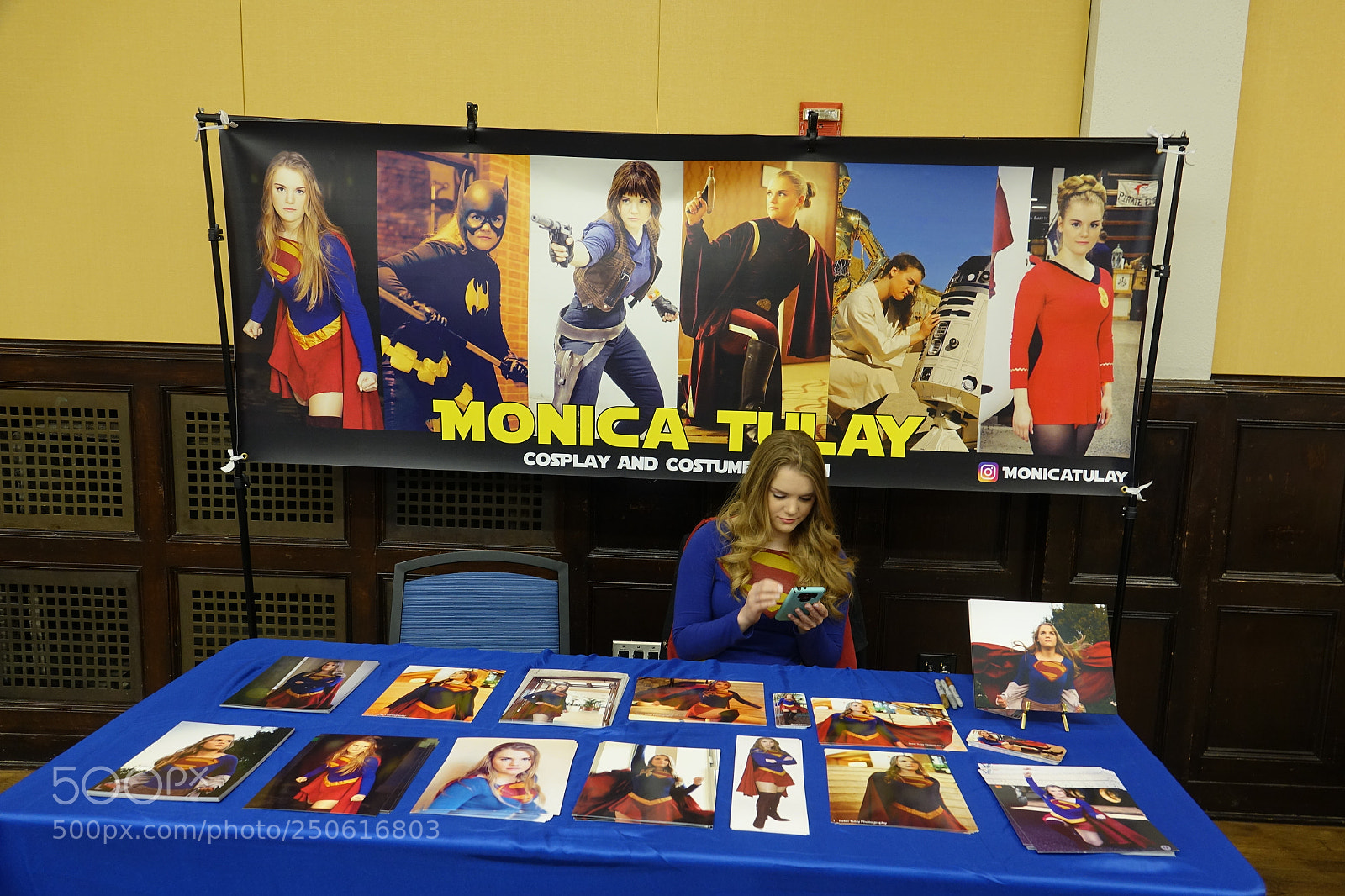 Sony Cyber-shot DSC-RX10 III sample photo. Supergirl texting the adventure photography