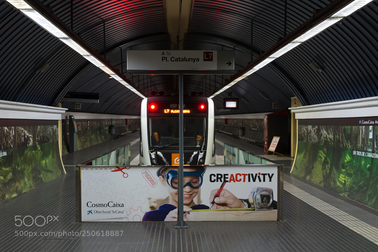 Canon EOS 700D (EOS Rebel T5i / EOS Kiss X7i) sample photo. Barcelona photography