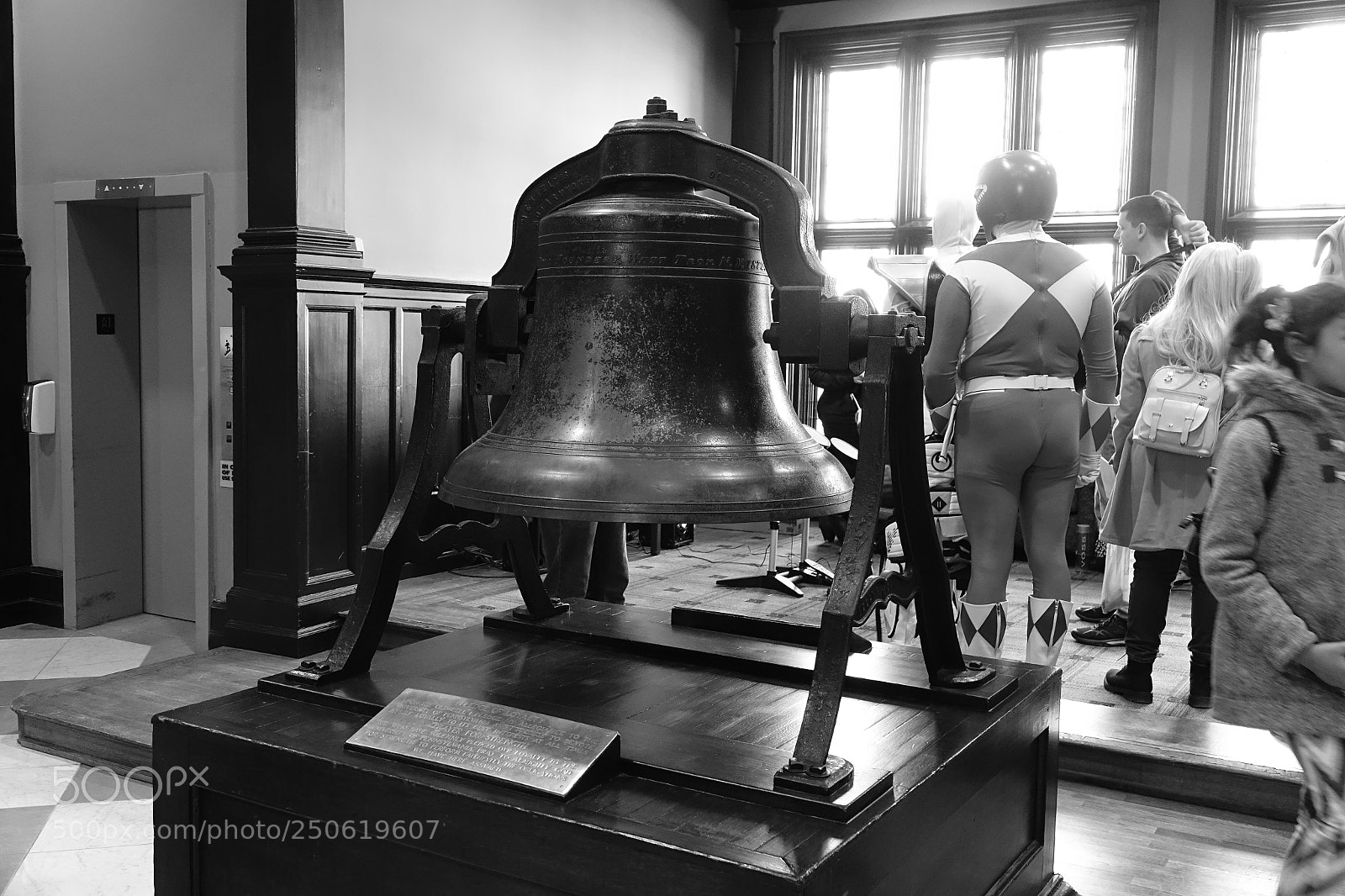 Sony Cyber-shot DSC-RX10 III sample photo. Not the liberty bell photography
