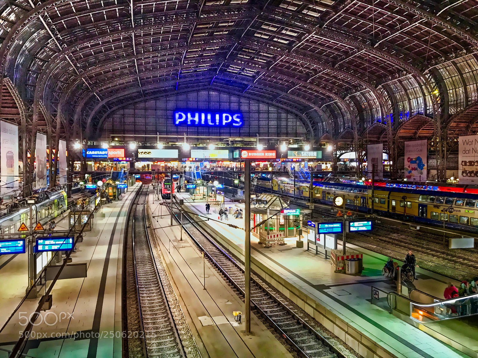 Apple iPhone 7 Plus sample photo. Hamburg main station photography