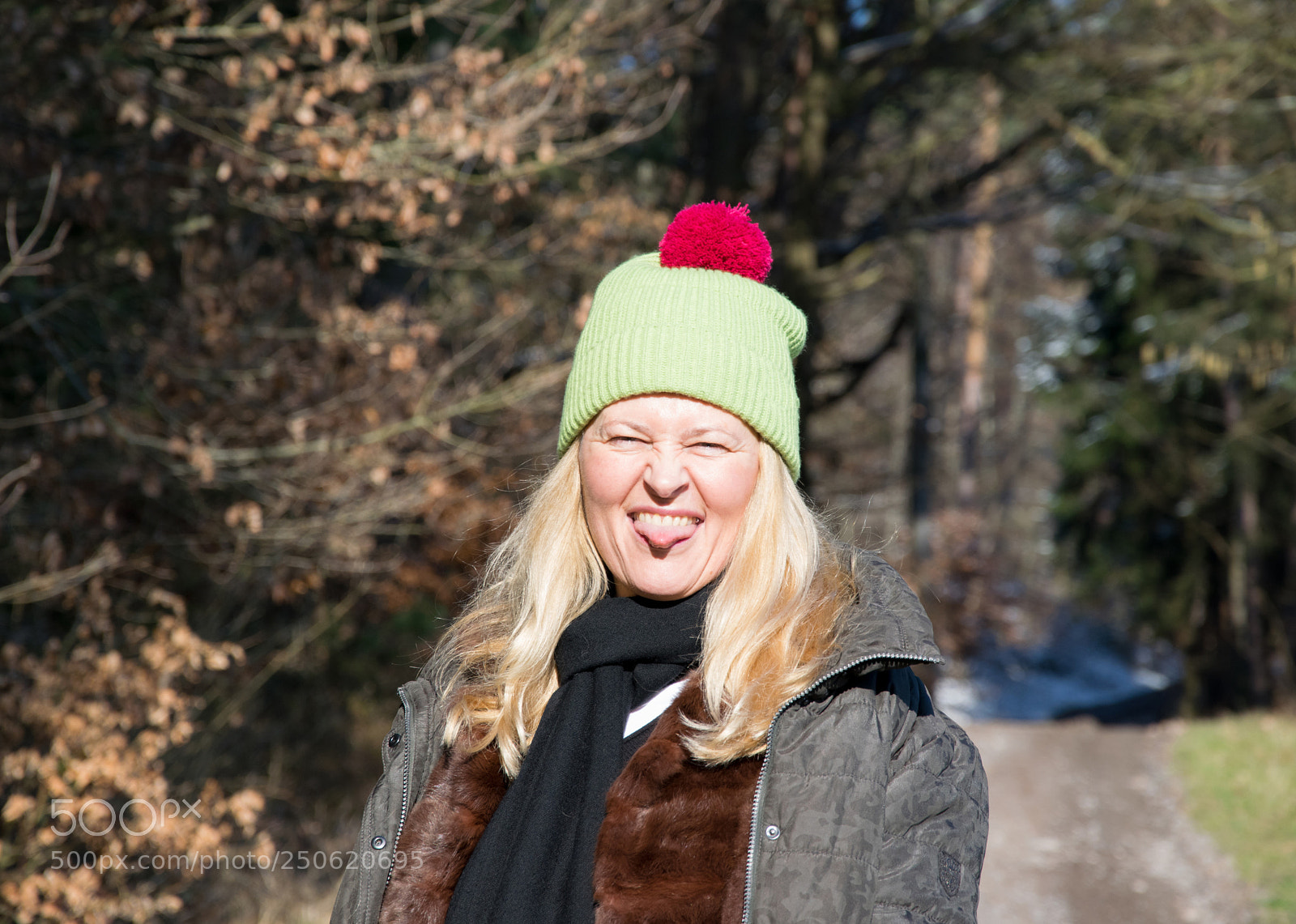 Nikon D5300 sample photo. Blond woman with green photography