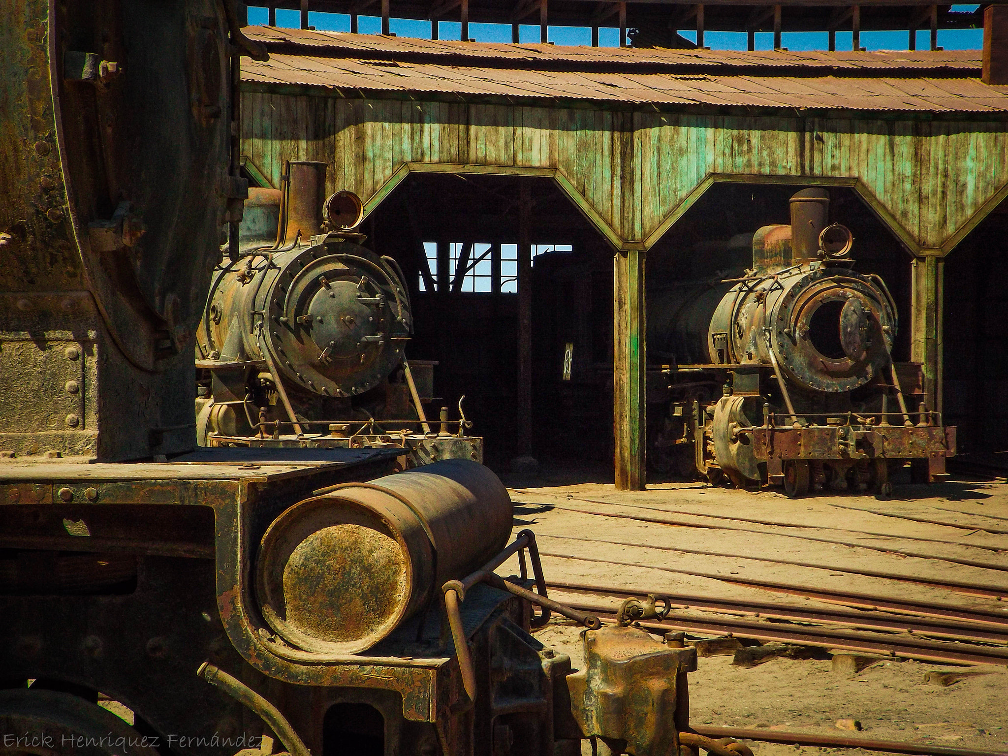 Fujifilm FinePix S4600 sample photo. Trenes 3 photography