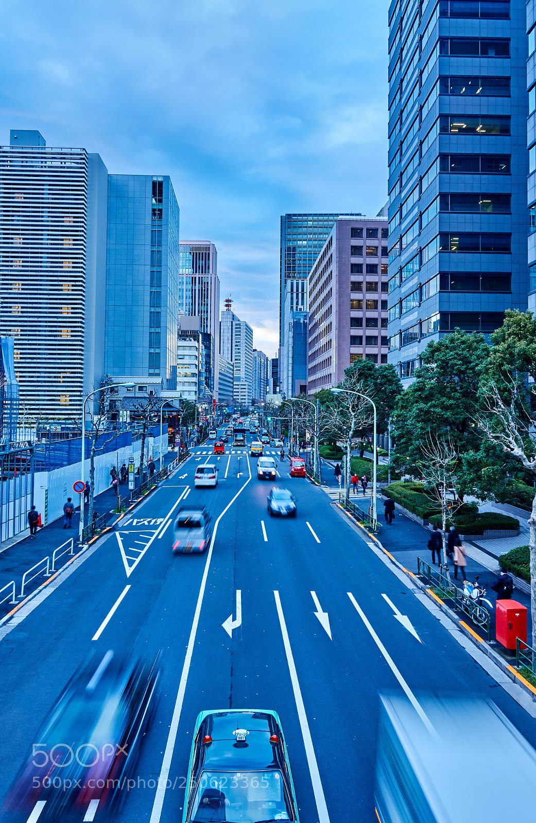 Sony Cyber-shot DSC-RX100 II sample photo. Tokyo city traffic and photography