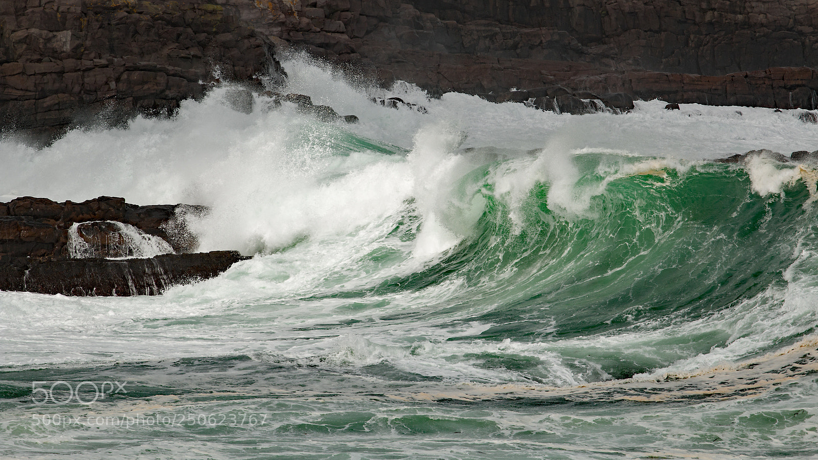 Canon EOS 70D sample photo. Storm surge photography