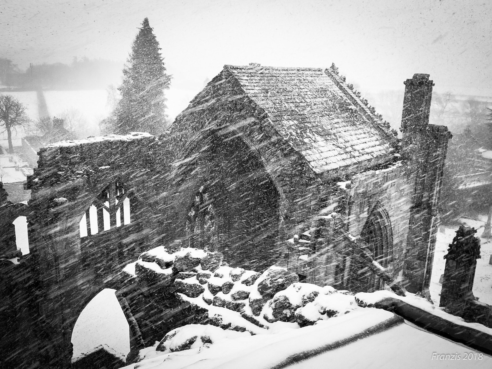 Panasonic Lumix DMC-LX5 sample photo. Melrose abbey photography