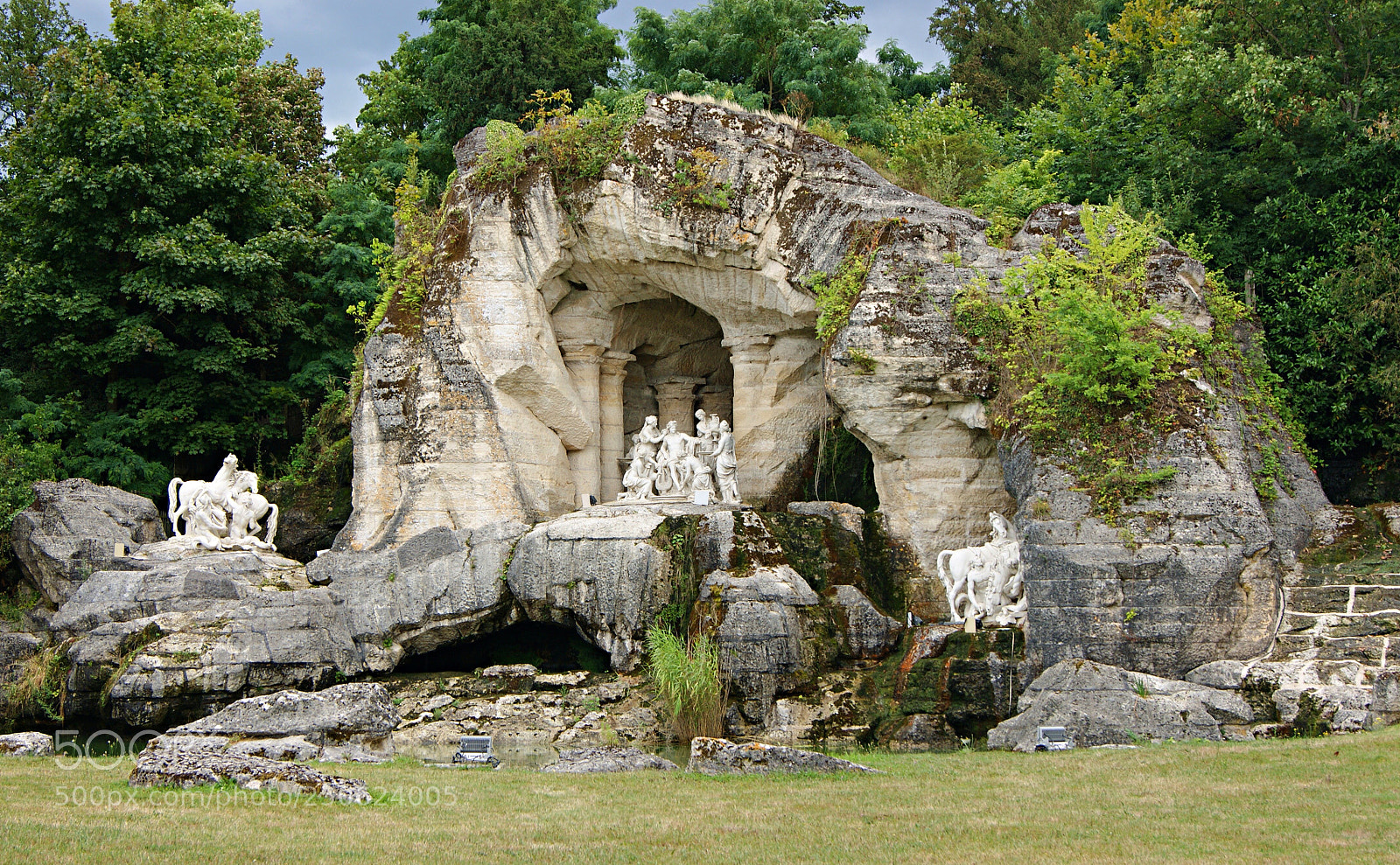 Sony Alpha DSLR-A390 sample photo. Apollo's bath grove photography