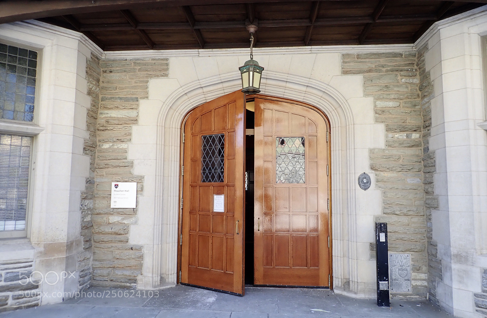 Olympus TG-5 sample photo. The door is always photography