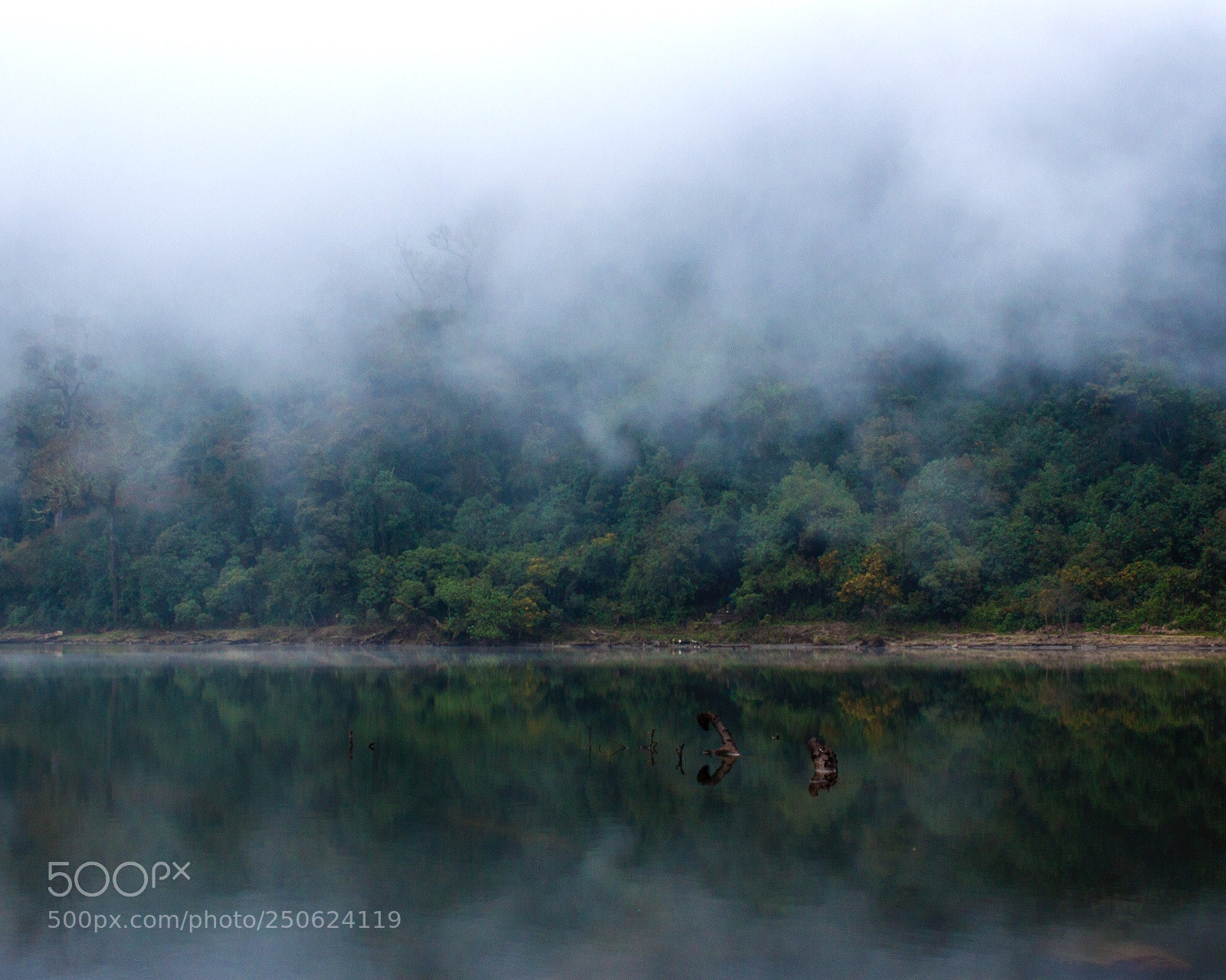 Canon EOS 500D (EOS Rebel T1i / EOS Kiss X3) sample photo. Mistique lake  photography