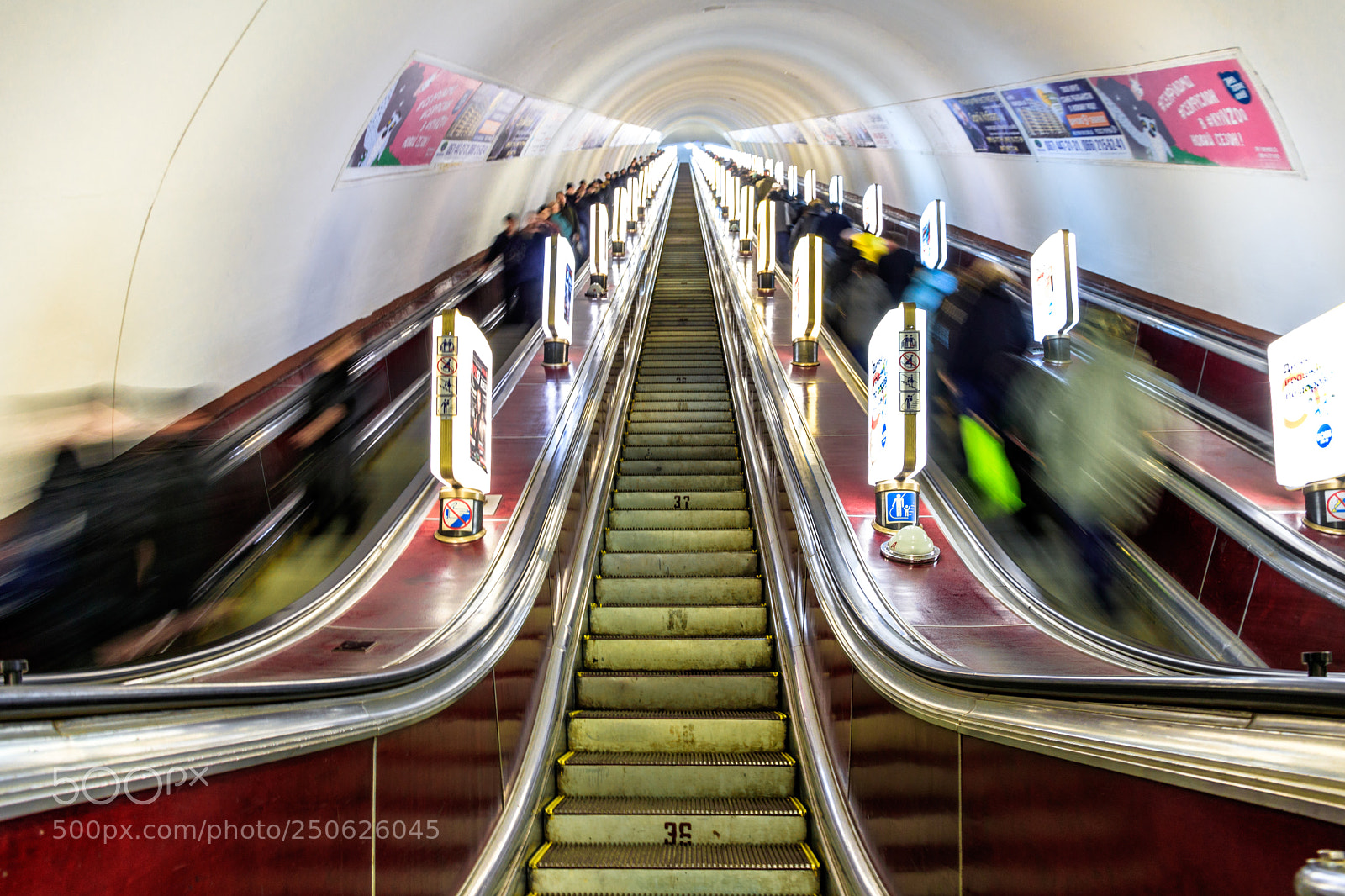 Canon EOS 80D sample photo. Escalator at the kiev photography