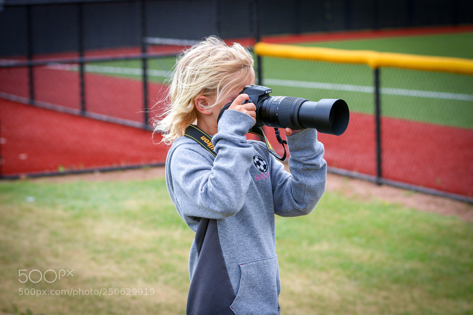 Canon EOS 650D (EOS Rebel T4i / EOS Kiss X6i) sample photo. Young photographer photography