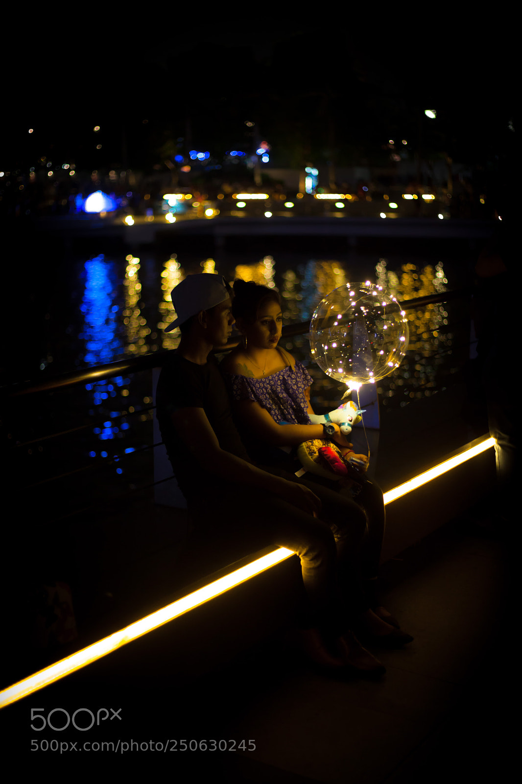 Canon EOS 5D Mark II sample photo. Couple & ballon photography