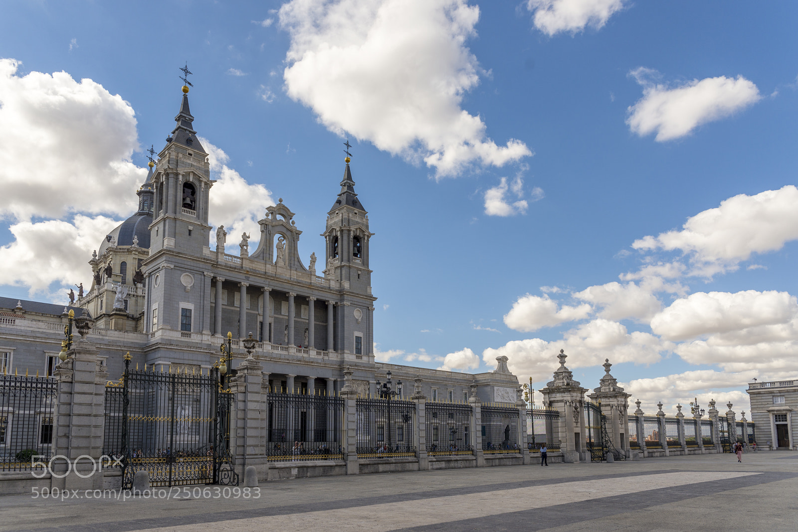 Nikon D600 sample photo. Catedral de la almudena photography