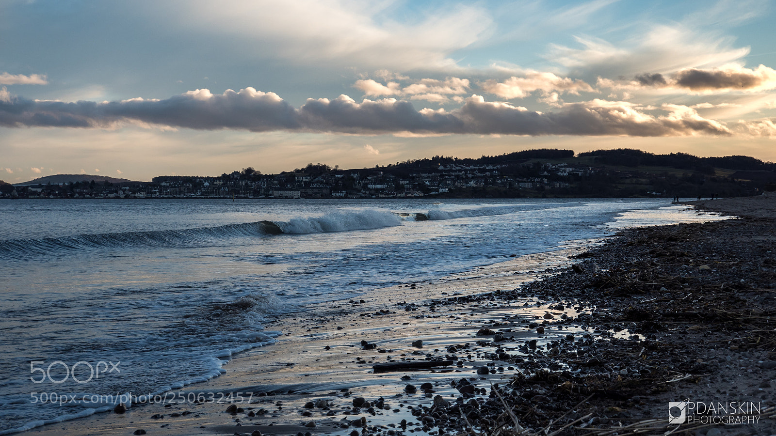 Olympus OM-D E-M5 II sample photo. Ever-folding sea photography