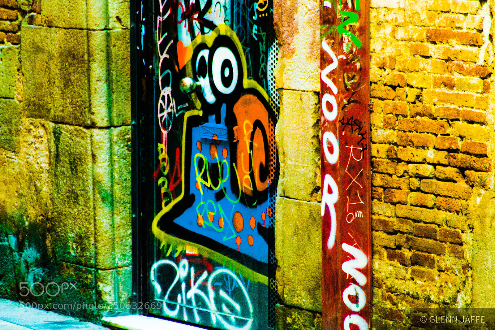 Canon EOS 70D sample photo. Graffiti - el born photography