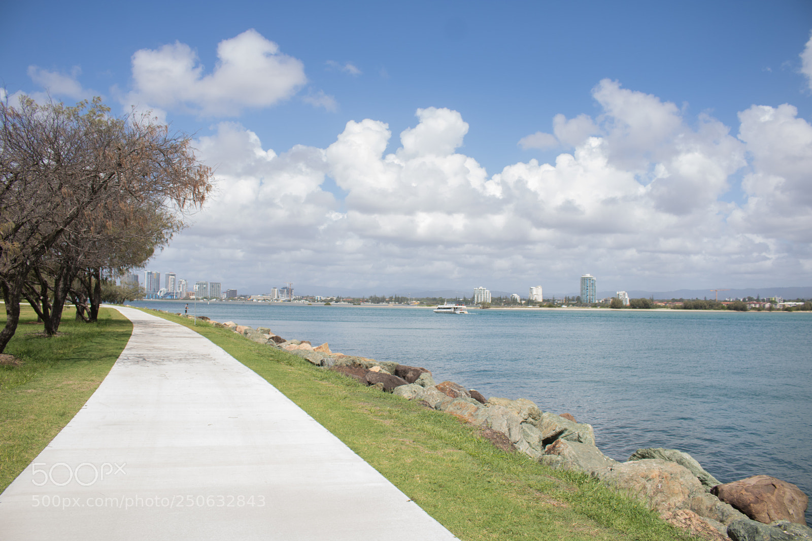Canon EOS 750D (EOS Rebel T6i / EOS Kiss X8i) sample photo. New day photography