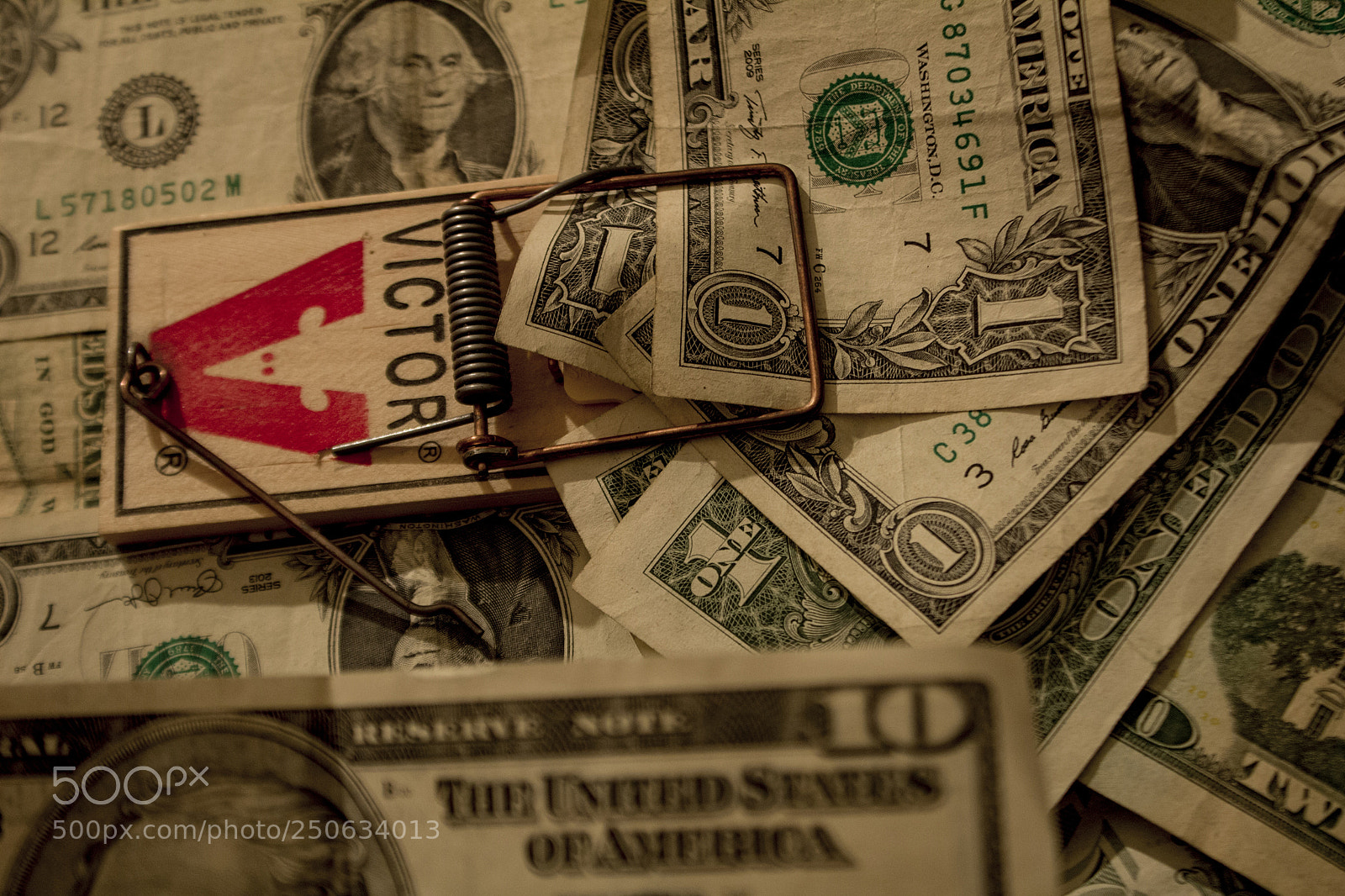 Canon EOS 1200D (EOS Rebel T5 / EOS Kiss X70 / EOS Hi) sample photo. Victor of money united photography
