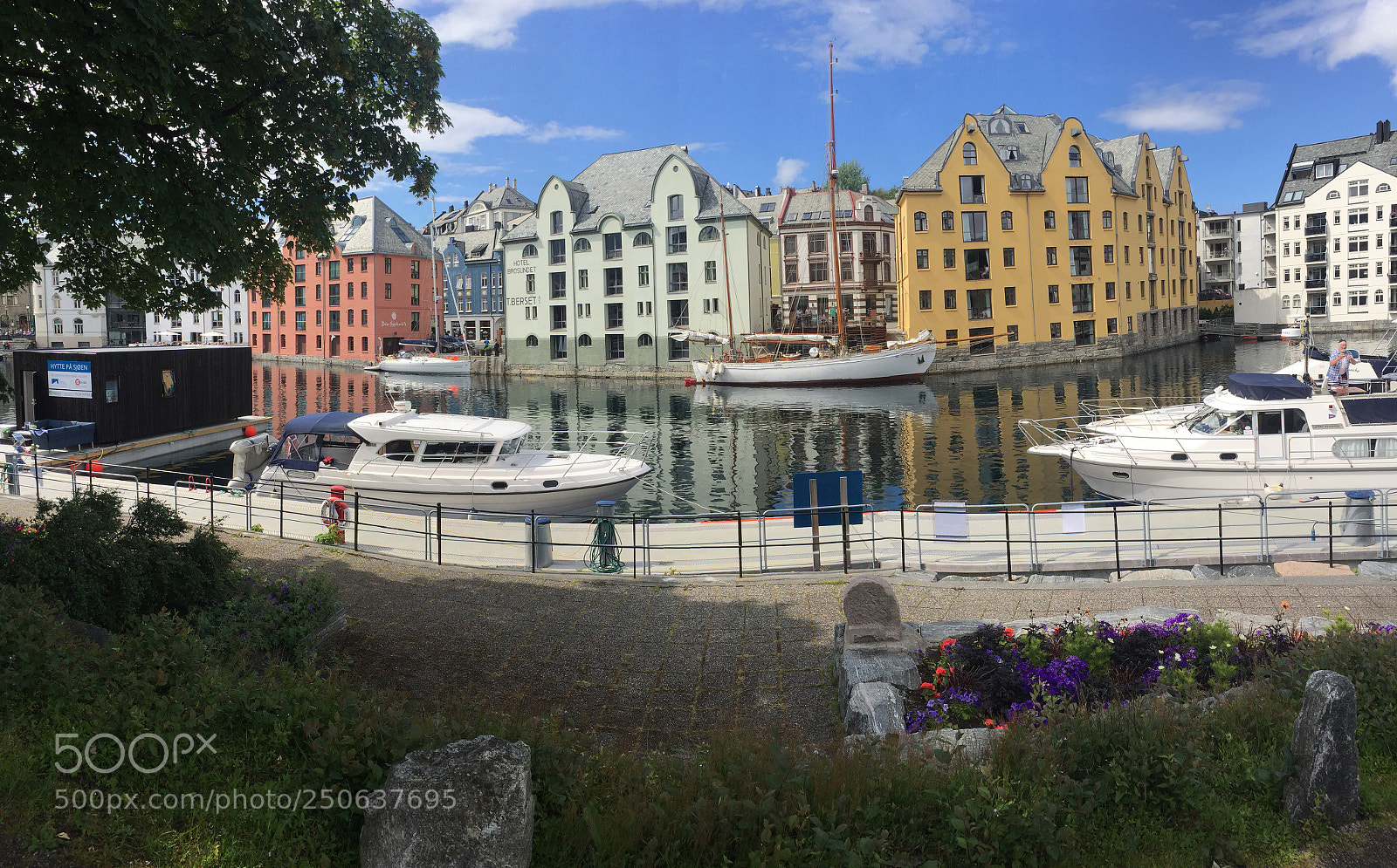 Apple iPhone 6 sample photo. Local harbor/ alesund, norway photography