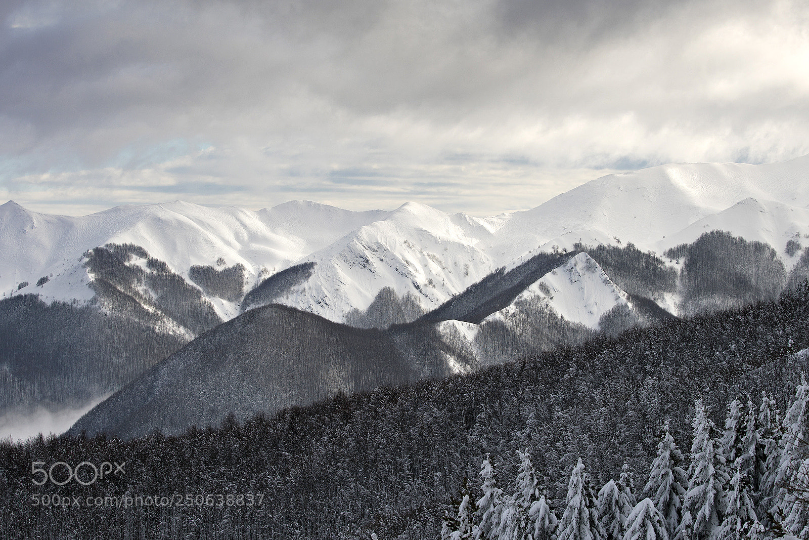 Sony a7R II sample photo. Between the cloud photography